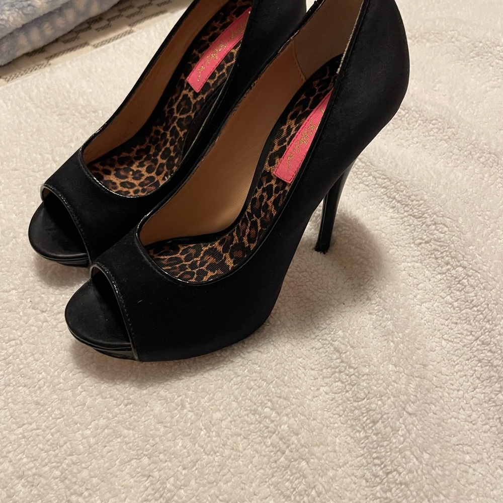 Never worn betsey johnson  black satin peep-toe pump